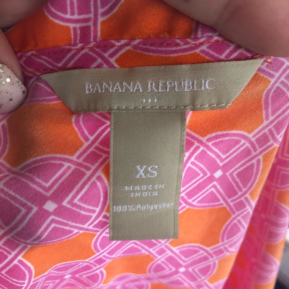 ✨5/$15 { BANANA REPUBLIC } Pink & Orange Printed Blouse - Picture 7 of 7